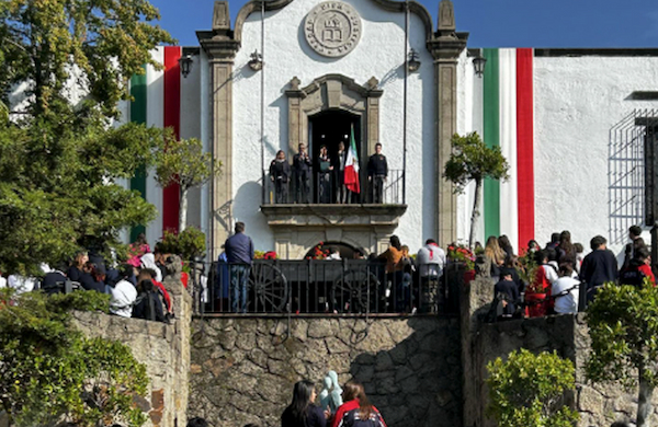 alumnos de justo sierra en asamblea