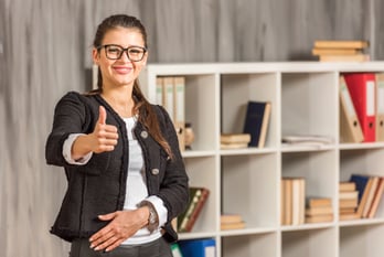 Estudiante Feliz Por Crecer Personal y Profesional 