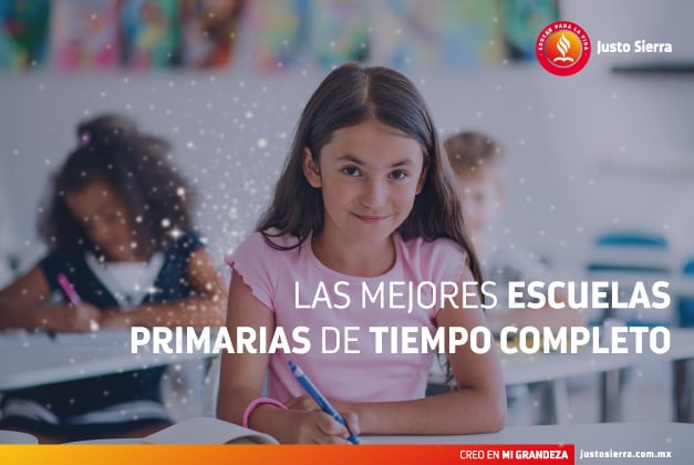 alumna de la mejor escuela primaria sonriendo